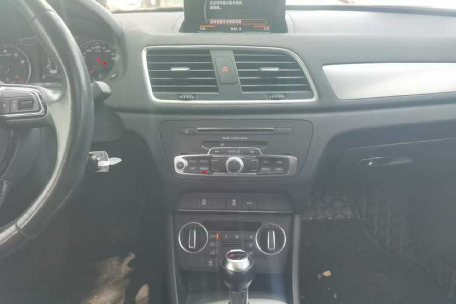 Used Audi Q3 2017 30 TFSI Fashion Model Audio And AC Panel
