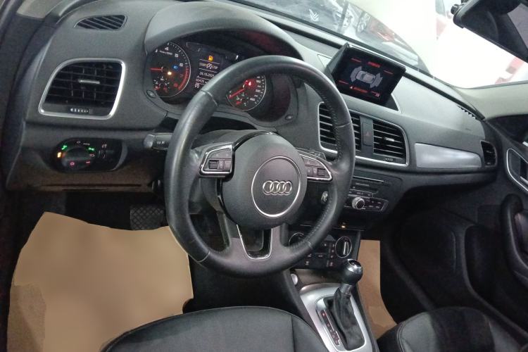 Used Audi Q3 2017 30 TFSI Fashion Model Center Console