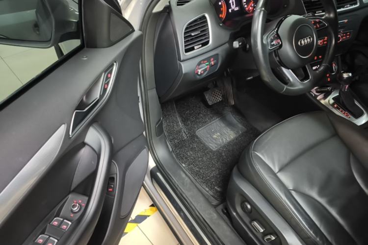 Used Audi Q3 2017 30 TFSI Fashion Model Driver Seat