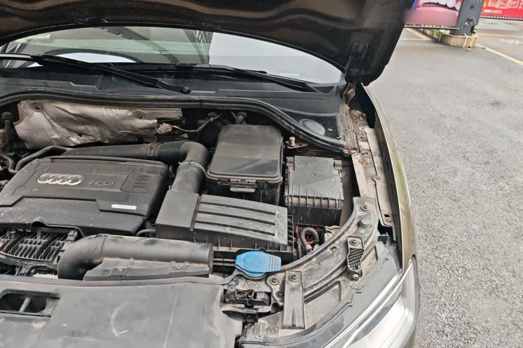 Used Audi Q3 2017 35 TFSI Fashion Model Engine Bay Left