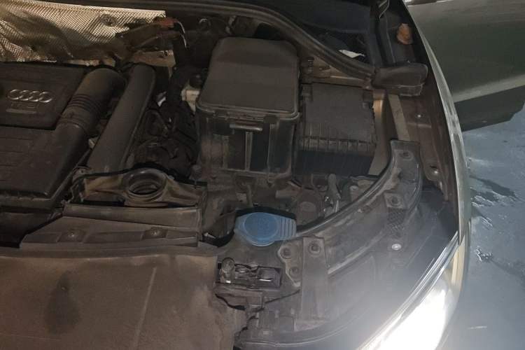 Used Audi Q3 2017 30 TFSI Fashion Model Engine Bay Left