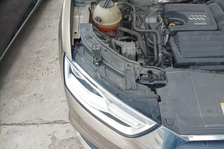 Used Audi Q3 2017 30 TFSI Fashion Model Engine Bay Right