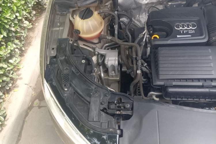 Used Audi Q3 2017 30 TFSI Fashion Model Engine Bay Right
