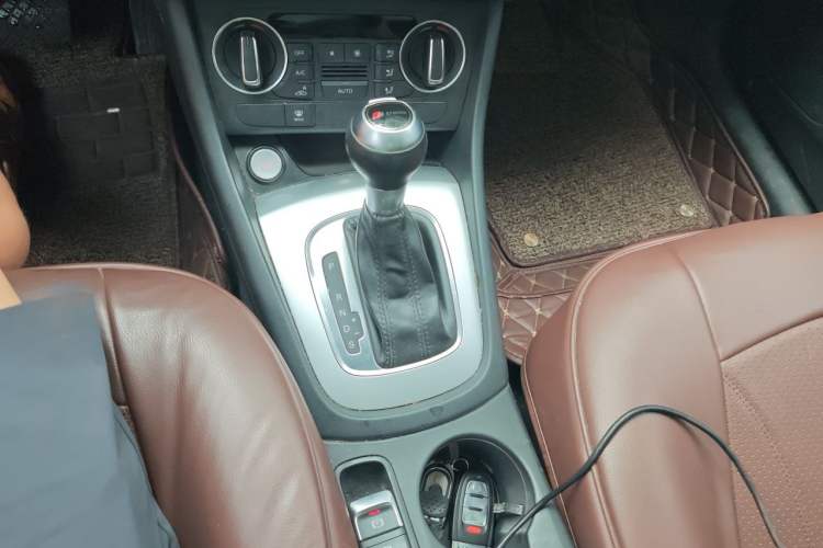 Used Audi Q3 2017 35 TFSI Fashion Model Gear Lever