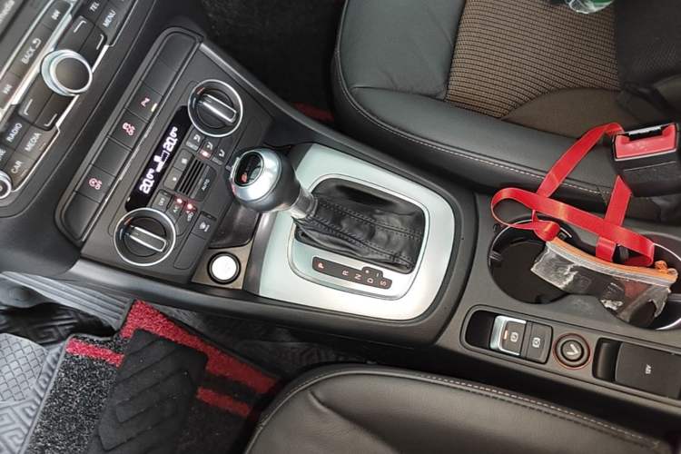 Used Audi Q3 2017 30 TFSI Fashion Model Gear Lever
