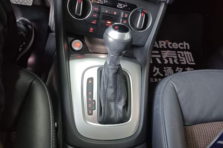 Used Audi Q3 2017 30 TFSI Fashion Model Gear Lever