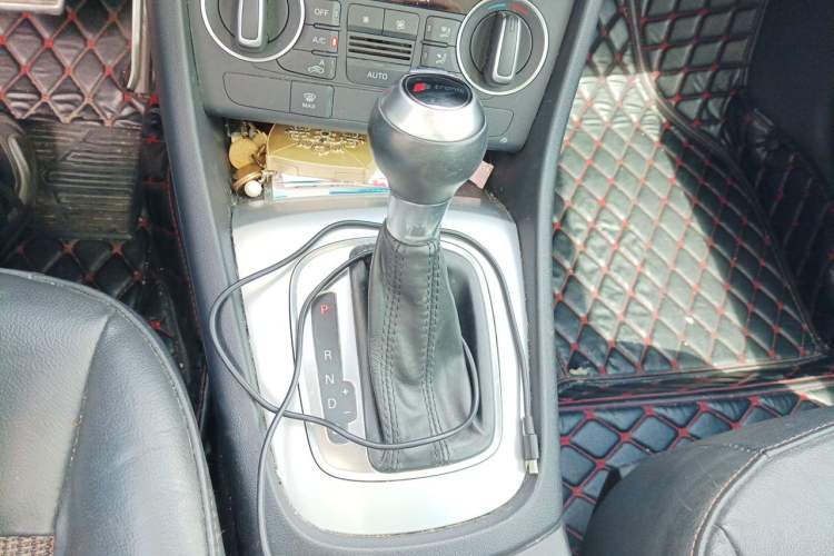 Used Audi Q3 2017 30 TFSI Fashion Model Gear Lever