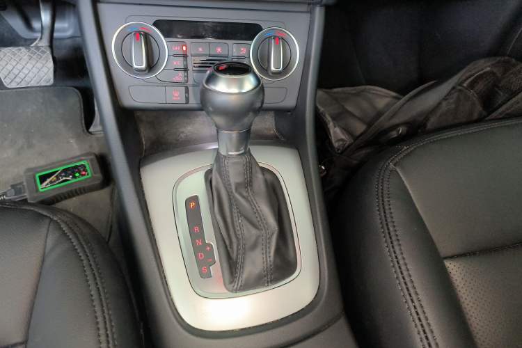 Used Audi Q3 2017 35 TFSI Fashion Model Gear Lever