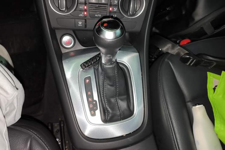 Used Audi Q3 2017 30 TFSI Fashion Model Gear Lever
