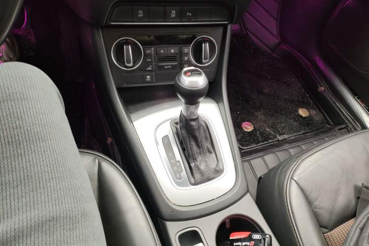 Used Audi Q3 2017 30 TFSI Fashion Model Gear Lever