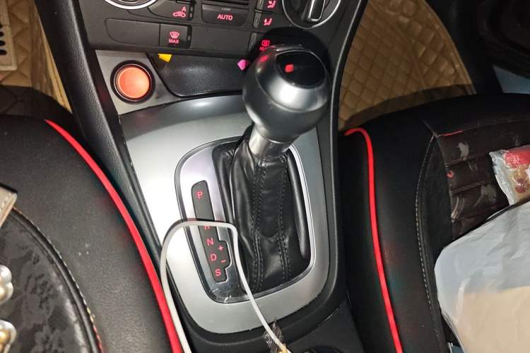 Used Audi Q3 2017 30 TFSI Fashion Model Gear Lever