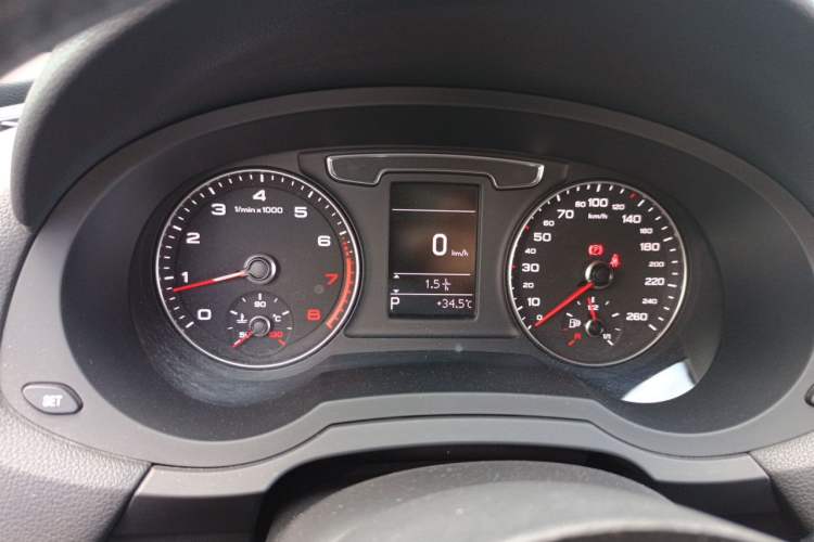 Used Audi Q3 2017 35 TFSI Fashion Model Instrument Cluster
