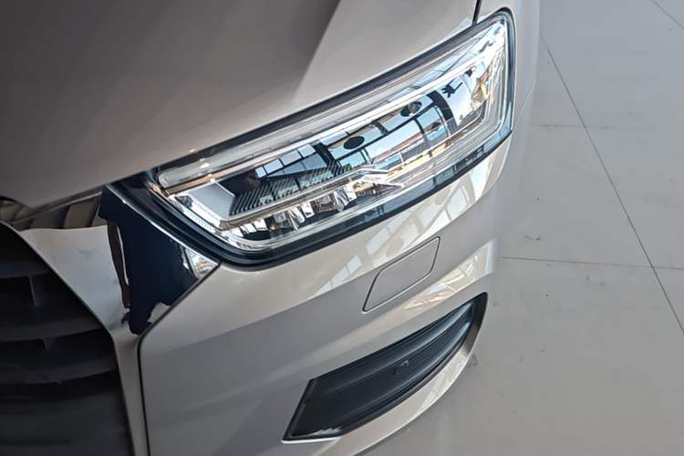 Used Audi Q3 2017 30 TFSI Fashion Model Left Front Headlight