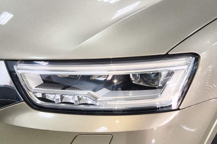 Used Audi Q3 2017 35 TFSI Fashion Model Left Front Headlight