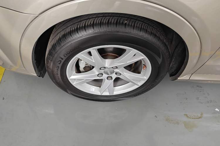 Used Audi Q3 2017 30 TFSI Fashion Model Left Front Wheel Hub