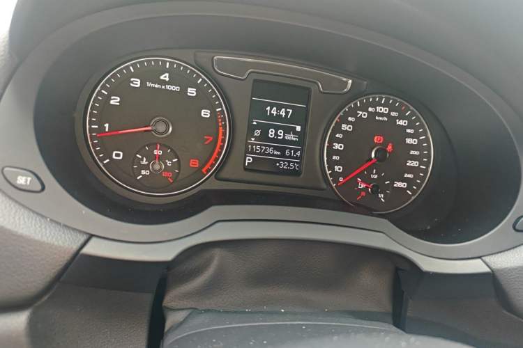 Used Audi Q3 2017 30 TFSI Fashion Model Odometer Close Up