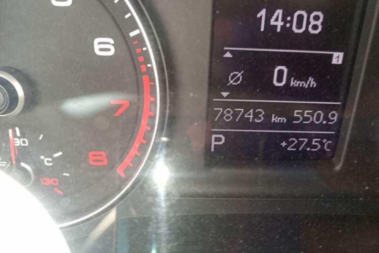 Used Audi Q3 2017 30 TFSI Fashion Model Odometer Close Up