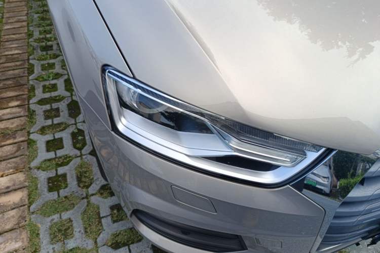 Used Audi Q3 2017 35 TFSI Fashion Model Right Front Headlight
