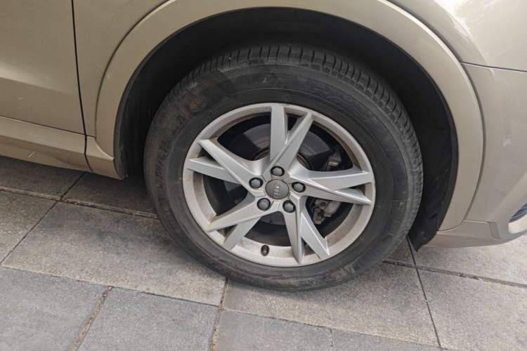 Used Audi Q3 2017 30 TFSI Fashion Model Right Front Wheel Hub