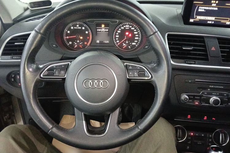 Used Audi Q3 2017 30 TFSI Fashion Model Steering Wheel