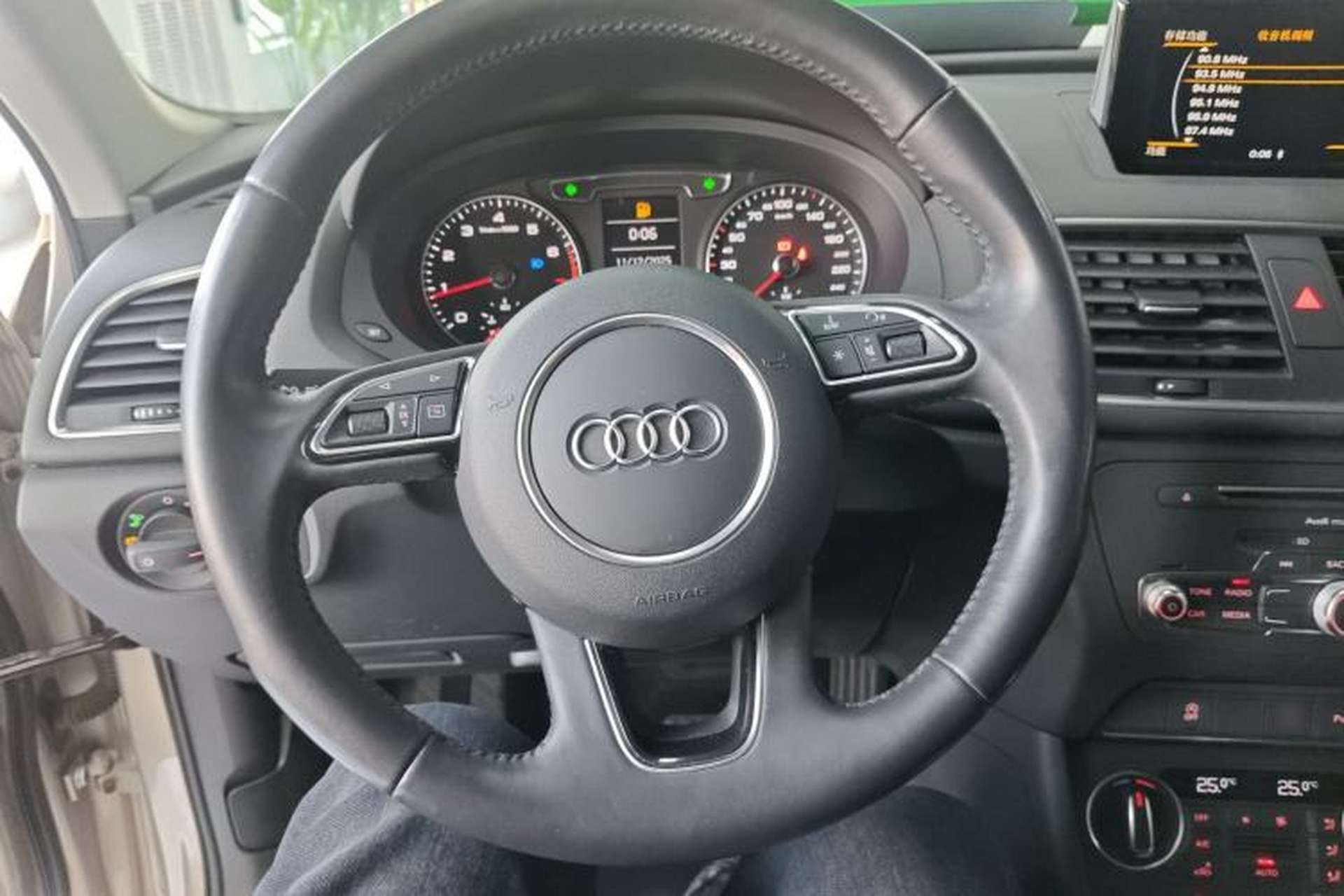 Used Audi Q3 2017 30 TFSI Fashion Model Steering Wheel