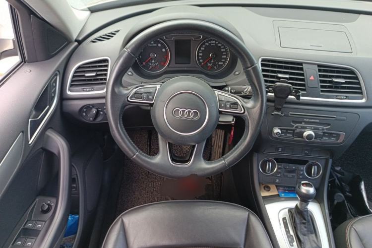Used Audi Q3 2017 35 TFSI Fashion Model Steering Wheel