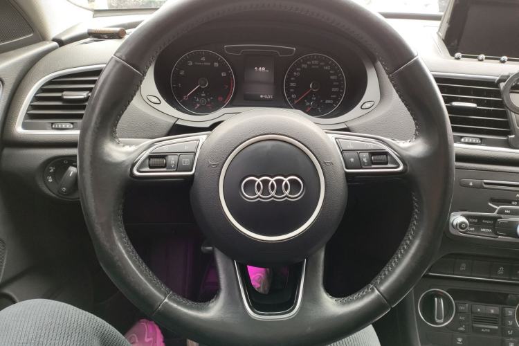 Used Audi Q3 2017 30 TFSI Fashion Model Steering Wheel