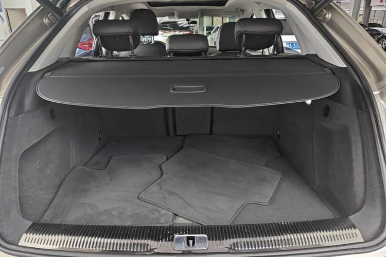 Used Audi Q3 2017 30 TFSI Fashion Model Trunk