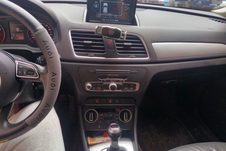 Used Audi Q3 2017 30 TFSI Fashion Model Audio And AC Panel