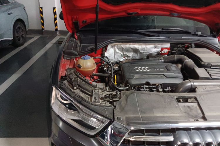 Used Audi Q3 2017 35 TFSI Fashion Model Engine Bay Right