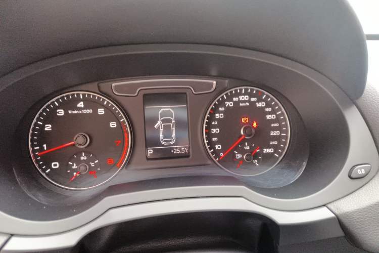 Used Audi Q3 2017 30 TFSI Fashion Model Instrument Cluster