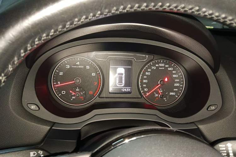 Used Audi Q3 2017 35 TFSI Fashion Model Instrument Cluster