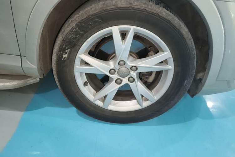 Used Audi Q3 2017 35 TFSI Fashion Model Right Front Wheel Hub