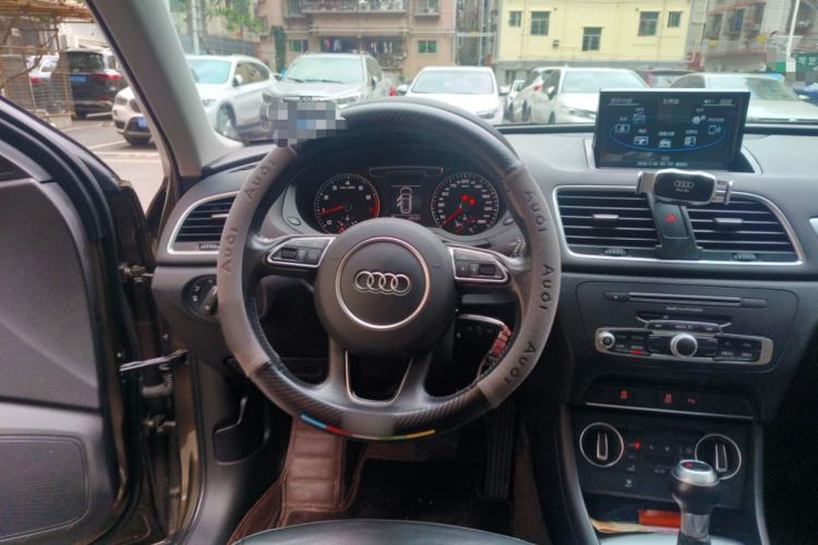 Used Audi Q3 2017 30 TFSI Fashion Model Steering Wheel