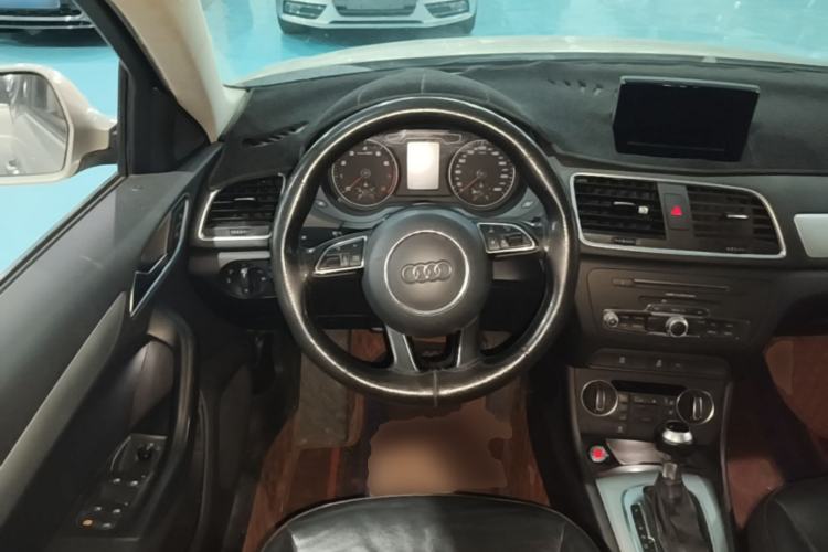 Used Audi Q3 2017 35 TFSI Fashion Model Steering Wheel