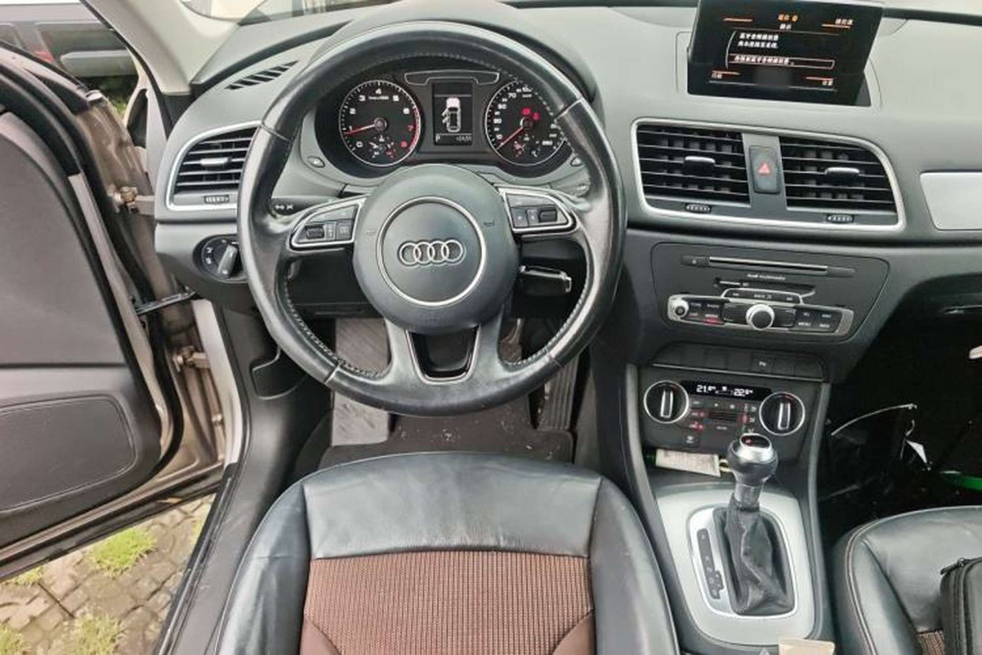 Used Audi Q3 2017 30 TFSI Fashion Model Steering Wheel