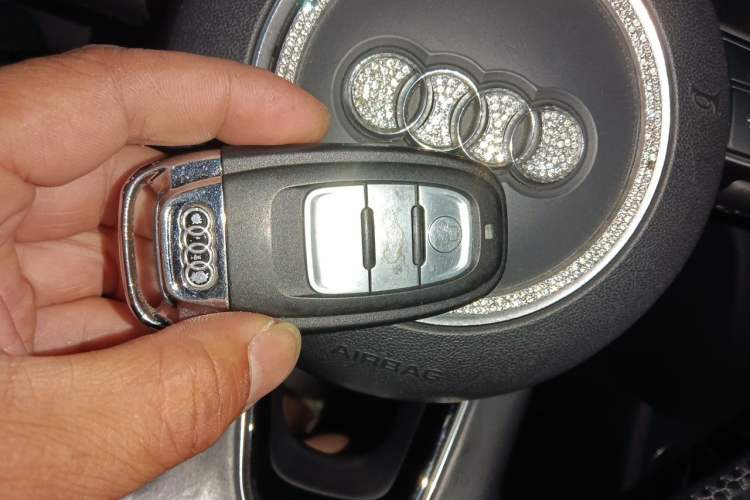 Used Audi Q3 2017 35 TFSI Fashion Model Vehicle Key