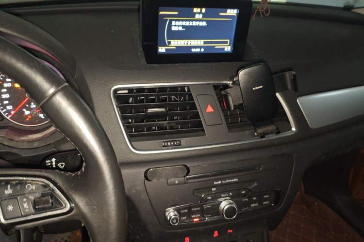 Used Audi Q3 2017 35 TFSI Fashion Model Audio And AC Panel
