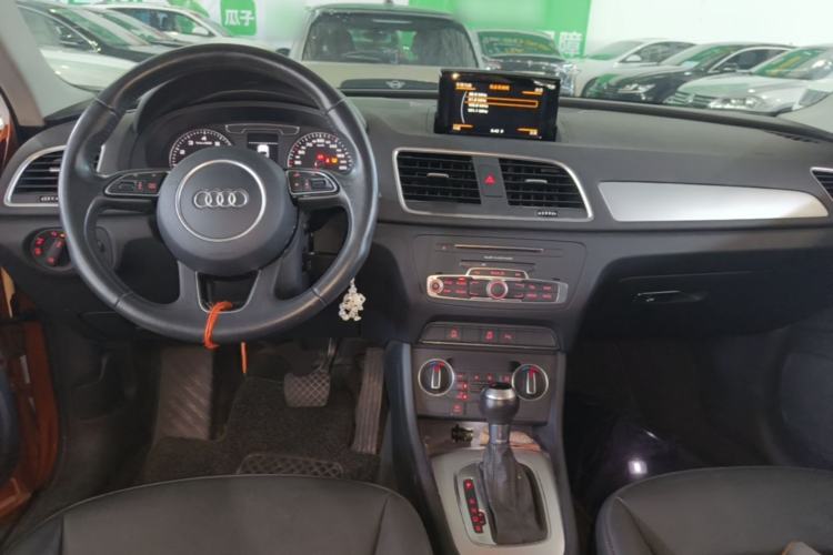 Used Audi Q3 2017 30 TFSI Fashion Model Center Console