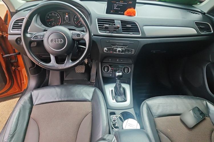 Used Audi Q3 2017 30 TFSI Fashion Model Center Console