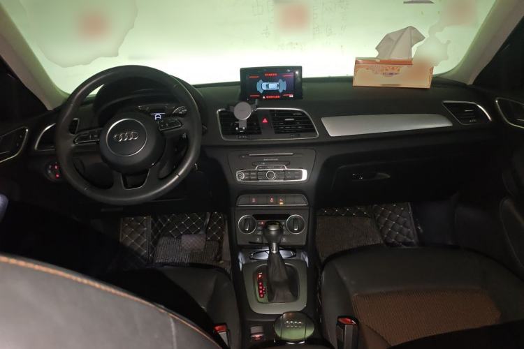 Used Audi Q3 2017 30 TFSI Fashion Model Center Console