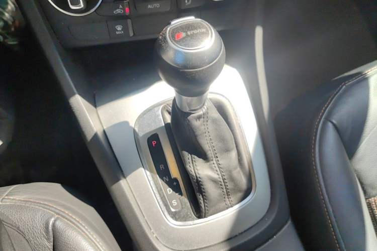 Used Audi Q3 2017 35 TFSI Fashion Model Gear Lever