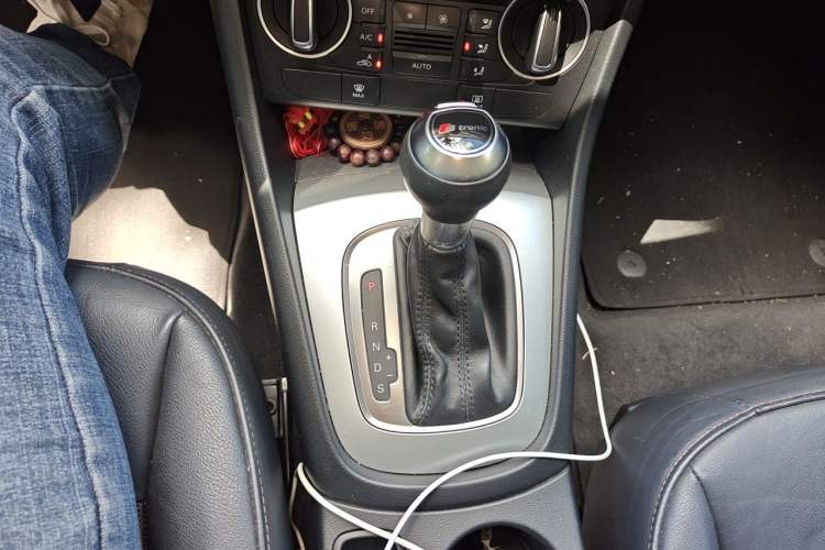 Used Audi Q3 2017 30 TFSI Fashion Model Gear Lever