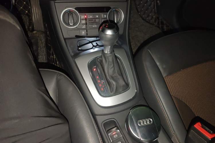 Used Audi Q3 2017 30 TFSI Fashion Model Gear Lever