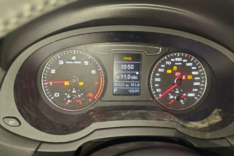 Used Audi Q3 2017 35 TFSI Fashion Model Instrument Cluster