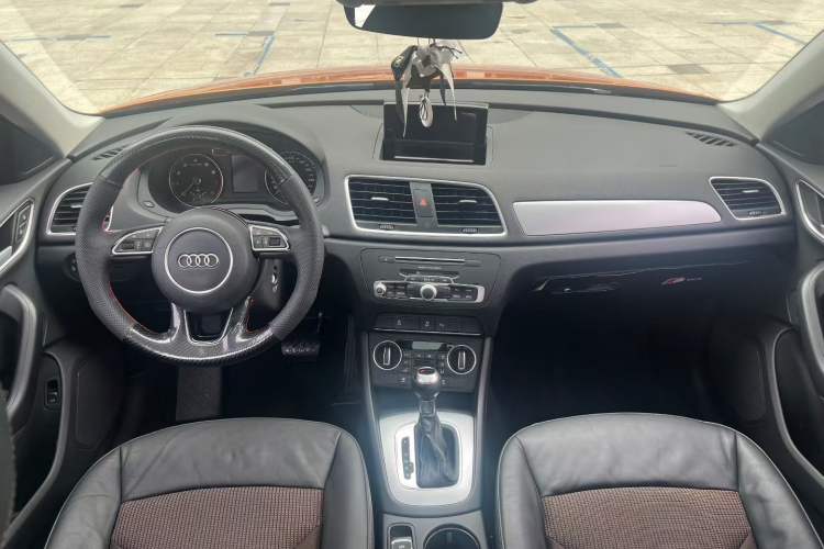 Used Audi Q3 2017 35 TFSI Fashion Model Interior 1