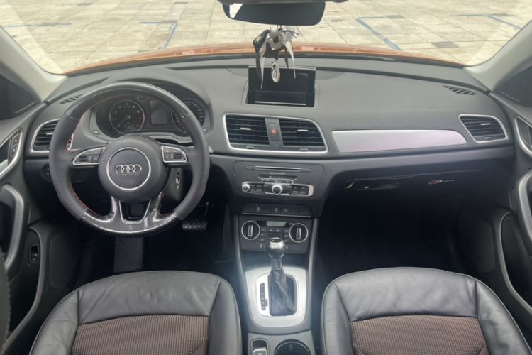 Used Audi Q3 2017 35 TFSI Fashion Model Interior 1