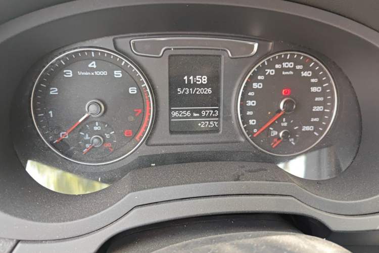 Used Audi Q3 2017 30 TFSI Fashion Model Odometer Close Up