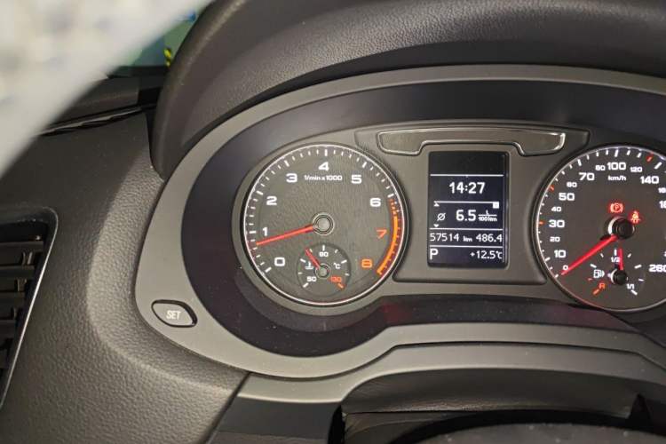 Used Audi Q3 2017 35 TFSI Sport Edition Odometer Close Up