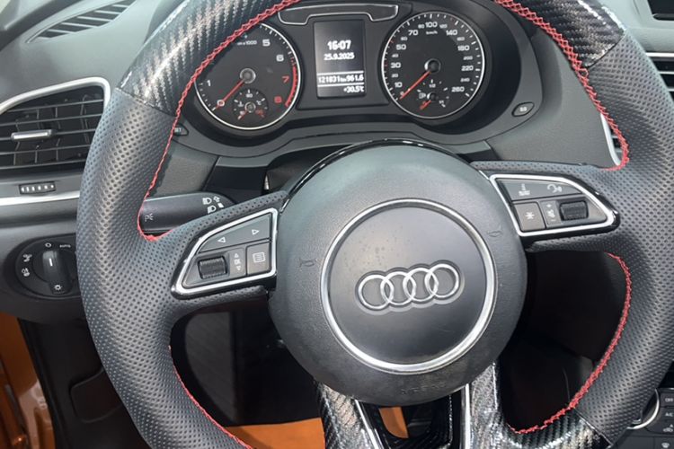 Used Audi Q3 2017 35 TFSI Fashion Model Odometer Close Up